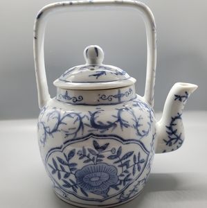 Vintage tea pot